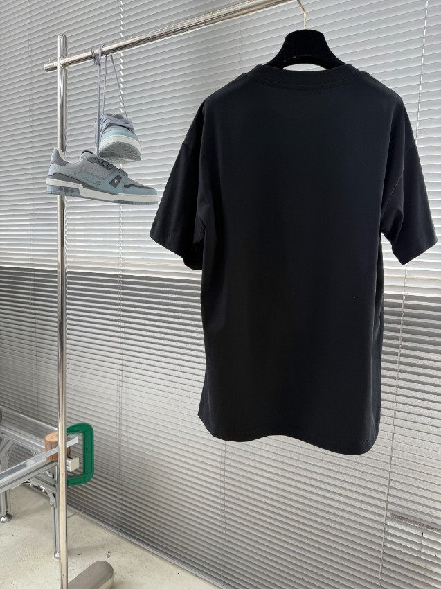 シャネル 本物級コピー ココマーク刺繍半袖Tシャツ ミニマルデザイン 高再現度_4