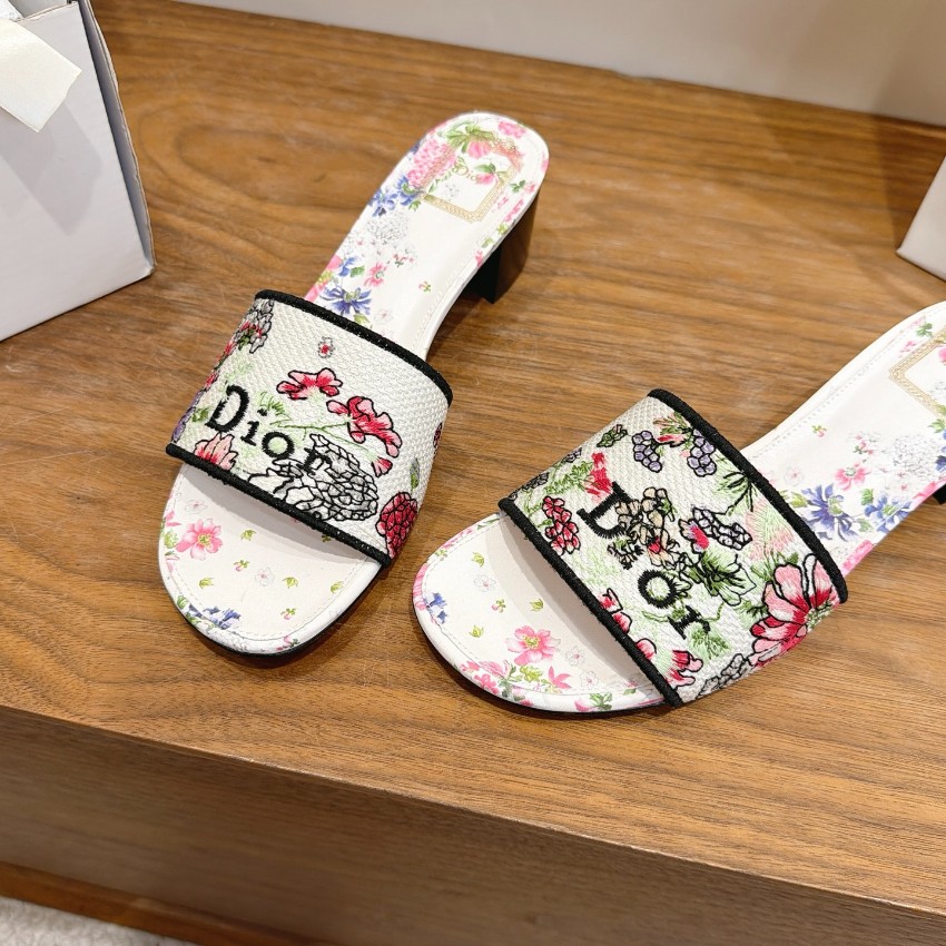 ディオール n級 ミュールサンダル フラワー刺繍デザイン 上質感_1
