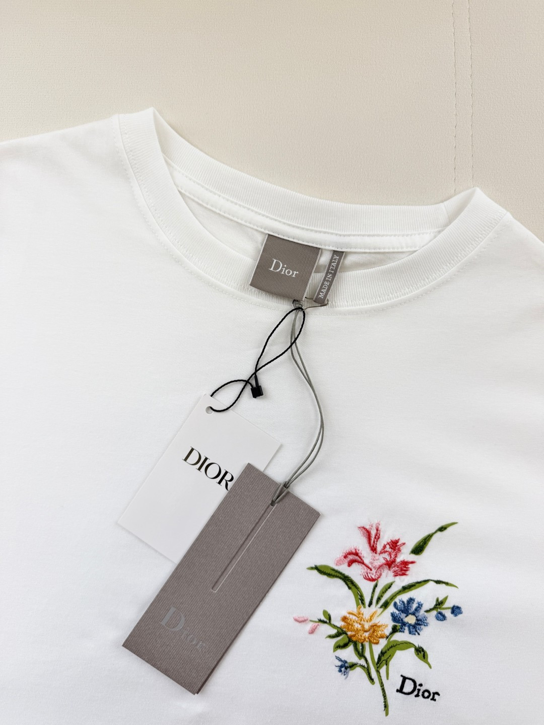 ディオール 本物級コピー フラワー刺繍Tシャツ 半袖カットソー シンプルデザイン 安心サイト_5