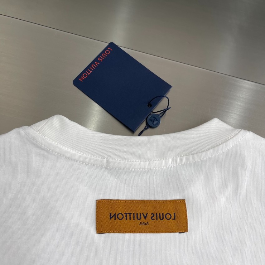 ルイヴィトン 本物級コピー 刺繍ワンポイントTシャツ 半袖ミニマルデザイン 口コミ多数_2