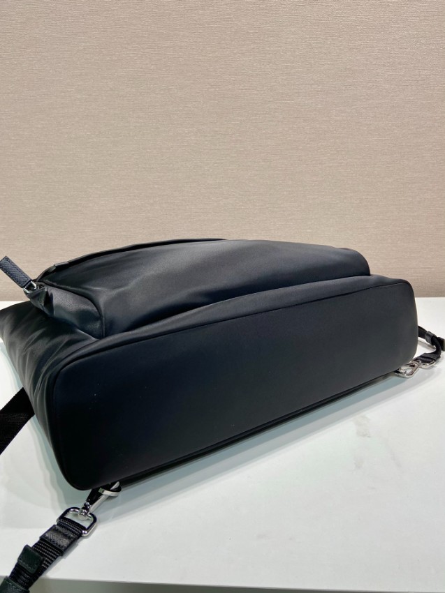 プラダ スーパーコピー ナイロンバックパック トート2WAY設計 多機能収納 高品質_8