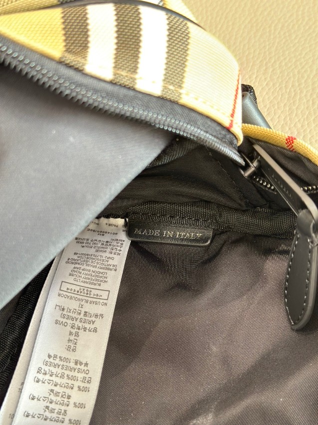バーバリー スーパーコピー チェック柄ミニショルダーバッグ コンパクト設計 軽量モデル 高再現度_9