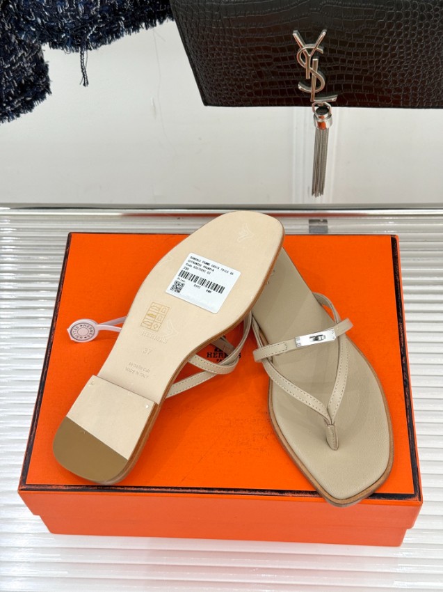 エルメス スーパーコピー トングサンダル レザーフラット ミニマルデザイン 上質感仕上げ 満足度高い_8