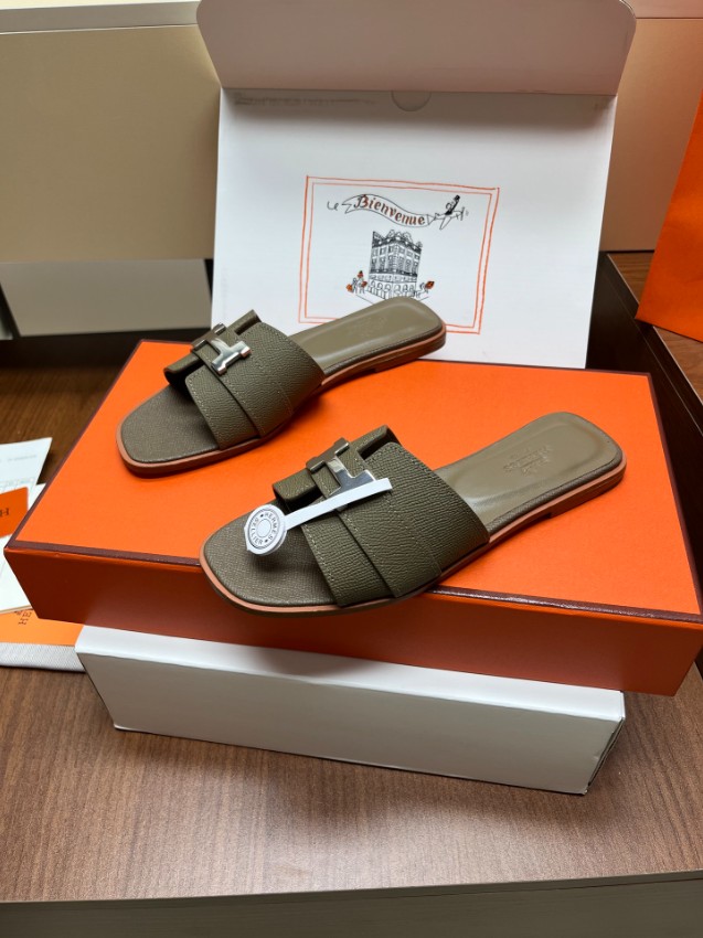 エルメス 本物級コピー Hバックルスライドサンダル グレージュカラー 上質仕上げ 高品質モデル_1