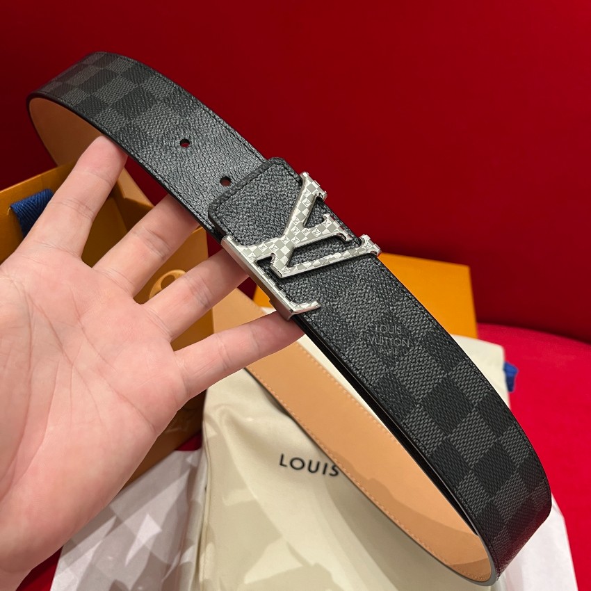 ルイ・ヴィトン n級 ダミエグラフィット ベルト シルバーLVバックル 実店舗運営_1