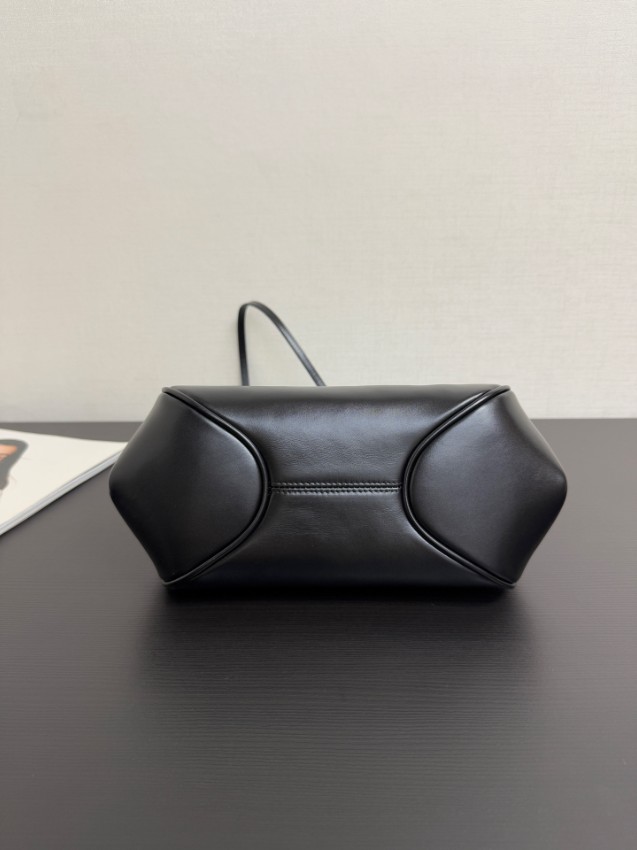 シャネル 格安 ボストンショルダーバッグ ブラックレザー ゴールドCC金具 本革使用_4