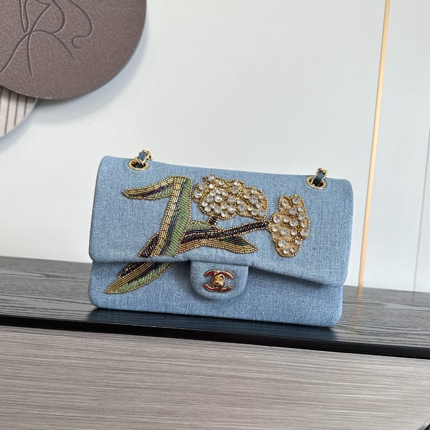 シャネル 格安 フラップバッグ ライトブルー デニム調 ビジューフラワー刺繍 チェーンショルダー 高評価_8