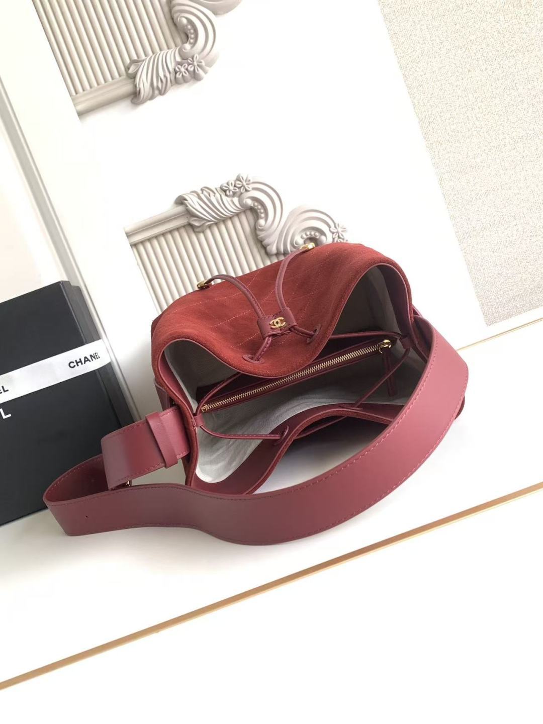 シャネル 本物級コピー 巾着ショルダーバッグ レッド スエード調 キルティングデザイン 口コミ多数_5