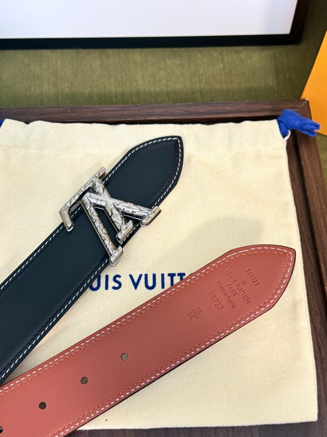 ルイ・ヴィトン n級 LVイニシャルメンズベルト ブラックレザーホワイトステッチシルバー金具 実店舗運営_8