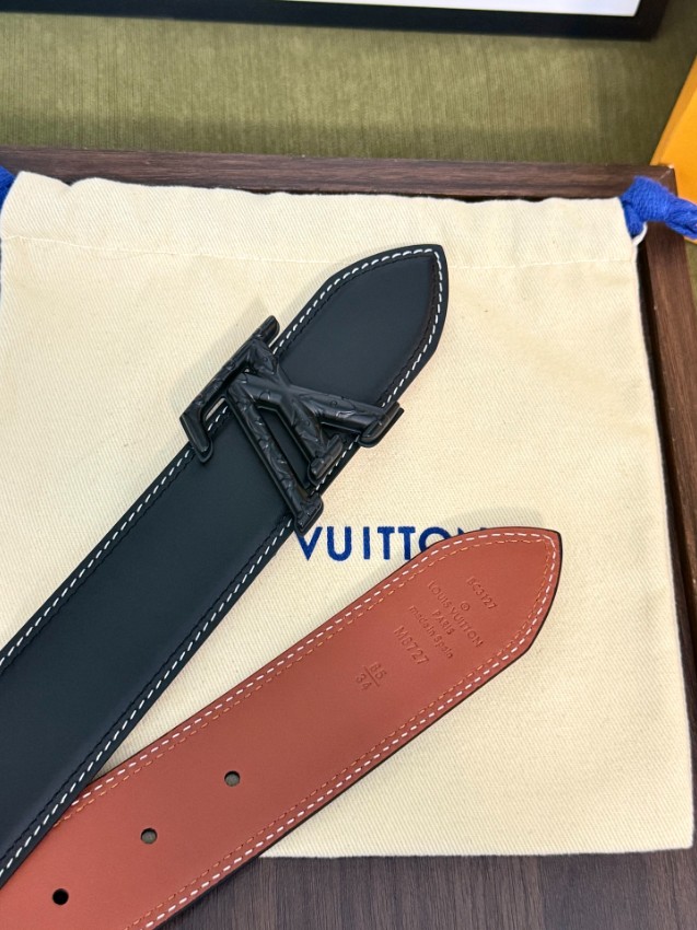 ルイ・ヴィトン ハイブランド LVイニシャルメンズベルト ブラックレザーホワイトステッチ黒金具 高品質_3