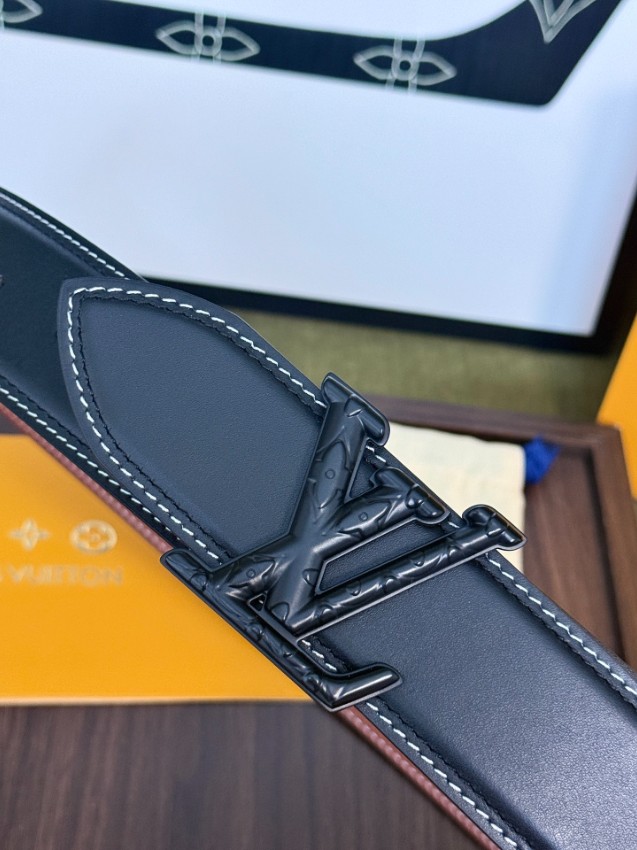 ルイ・ヴィトン ハイブランド LVイニシャルメンズベルト ブラックレザーホワイトステッチ黒金具 高品質_4