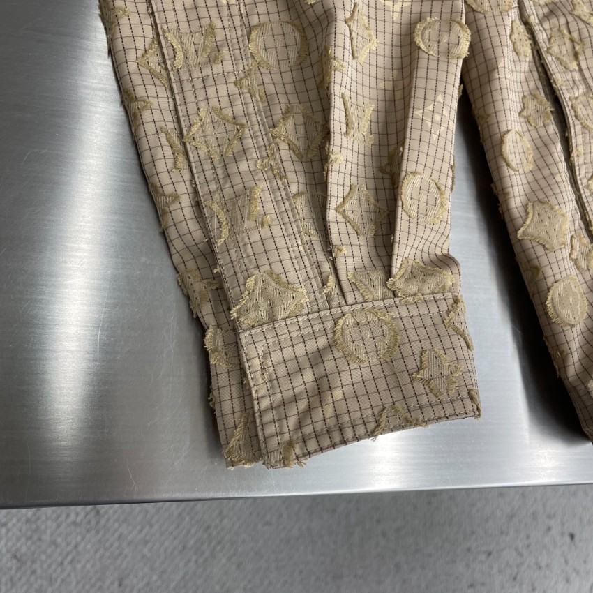 ルイ・ヴィトン n級 モノグラムジップアップシャツジャケット ベージュ立体刺繍夏服デザイン 丁寧な縫製_2