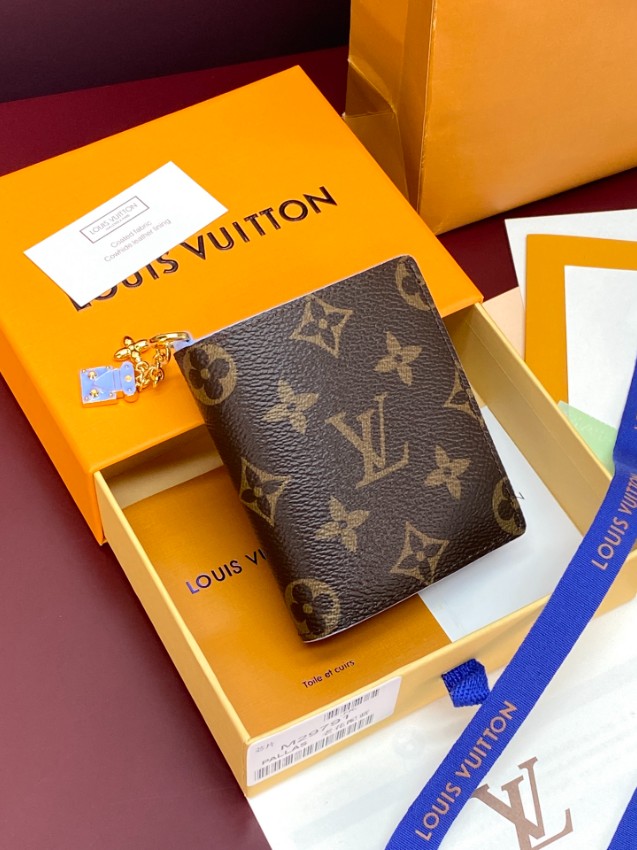 ルイ・ヴィトン 本物級コピー 二つ折り財布 モノグラム柄 チャーム装飾 確実に届く_1