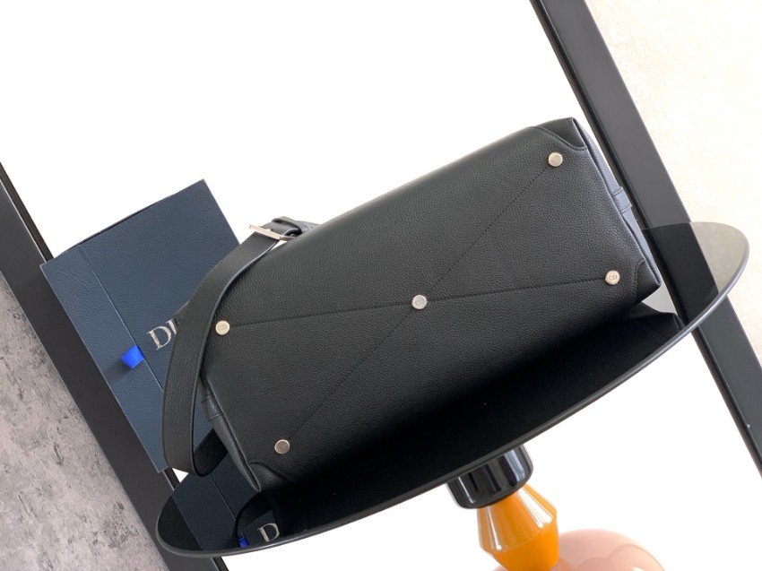 ディオール スーパーコピー ブラック レザー トートバッグ ゴールド金具 ビジネス収納 大容量設計 定番_2