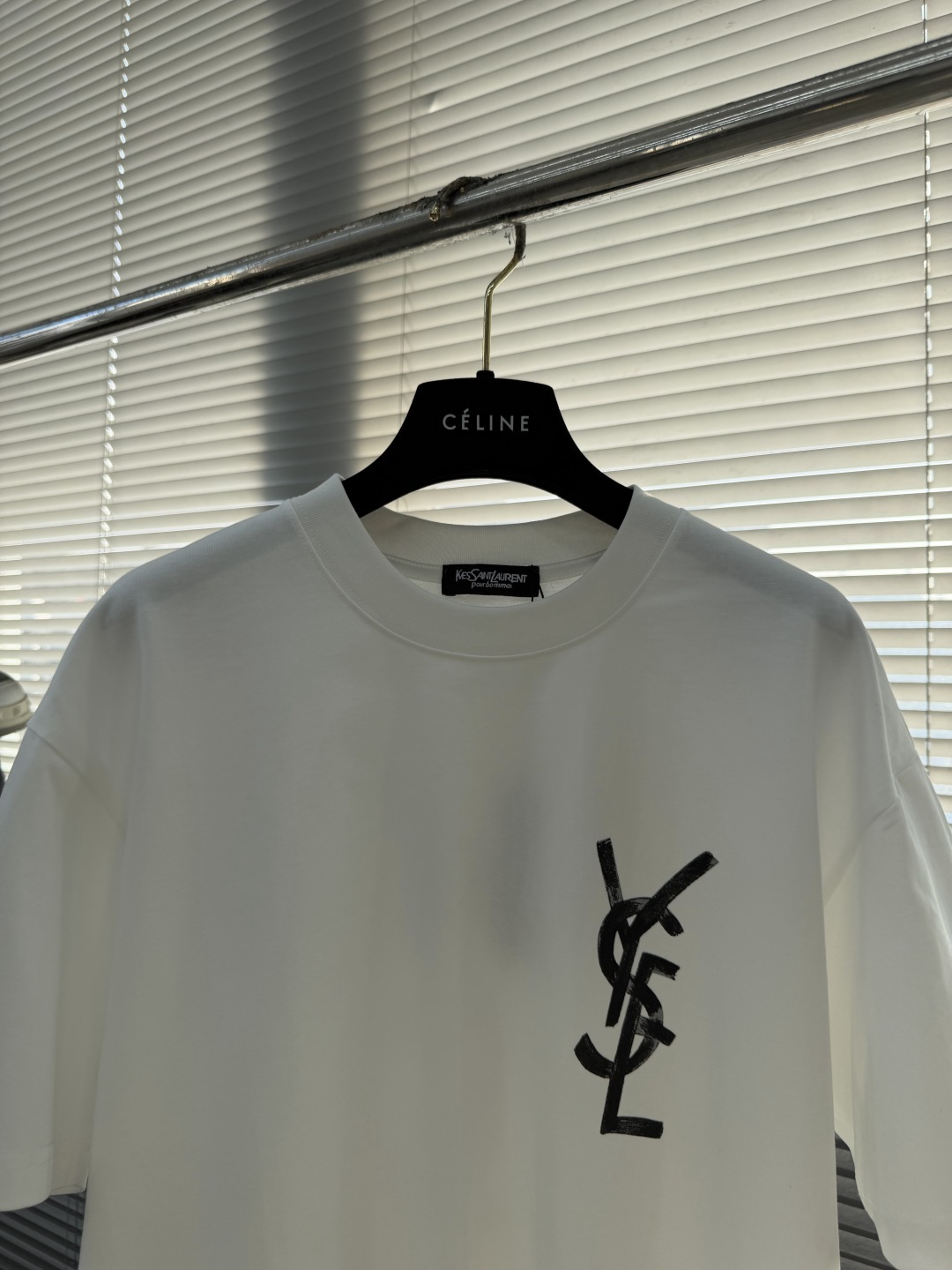 サンローラン 本物級コピー ホワイト 半袖Tシャツ ビッグロゴデザイン 肌触り良好 確実に届く_7