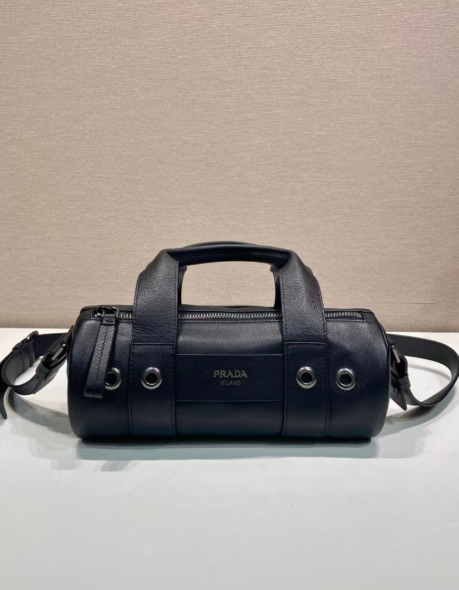 プラダ スーパーコピー ボストンバッグ ブラックレザー 2WAYショルダー メタルアイレット 定番_1