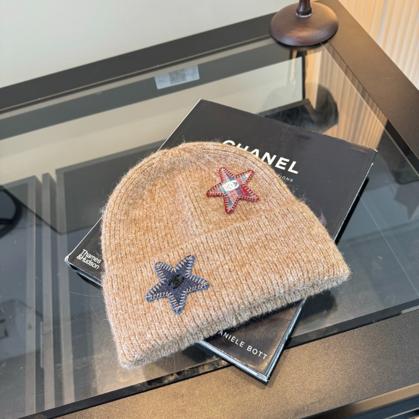 シャネル ブランド コピー ニット帽 ブラウンベージュ 星型ワッペン ココマーク刺繍 リブ編み 折り返し仕様 秋冬ファッション 新作_2
