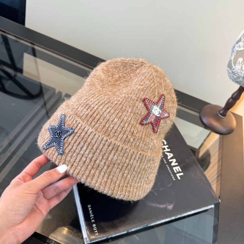 シャネル ブランド コピー ニット帽 ブラウンベージュ 星型ワッペン ココマーク刺繍 リブ編み 折り返し仕様 秋冬ファッション 新作_4