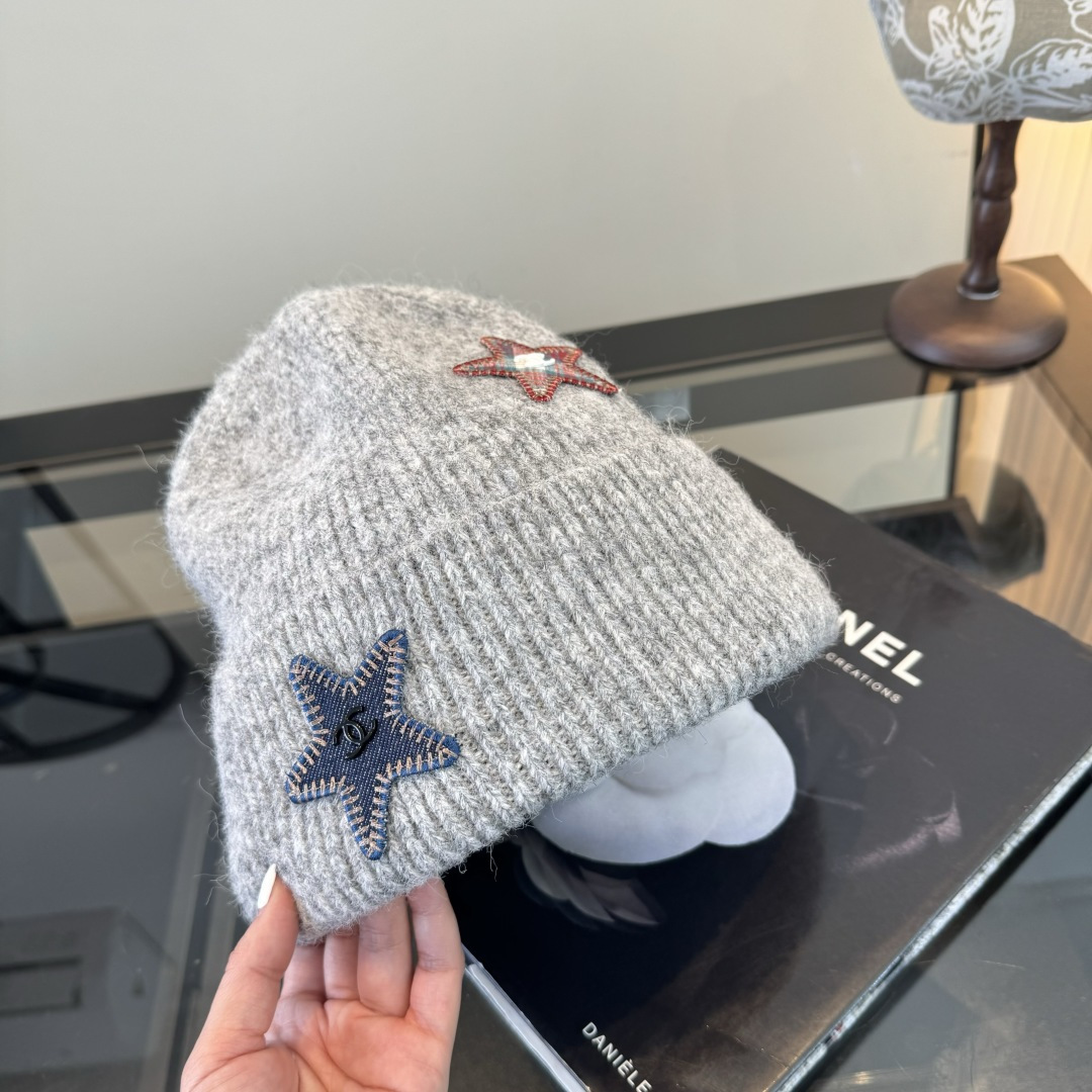 シャネル n級 ニット帽 グレーカラー 星型ワッペン ココマーク刺繍 ふんわりリブ編み 折り返しデザイン 秋冬防寒 おしゃれ 激安_3