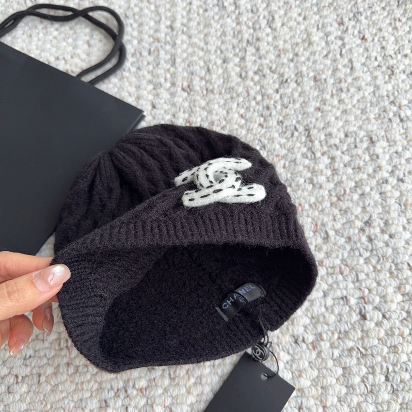 シャネル 格安 ニット帽 ブラック ケーブル編み ホワイトココマーク刺繍 立体ロゴデザイン 秋冬防寒 おしゃれ 高評価_2