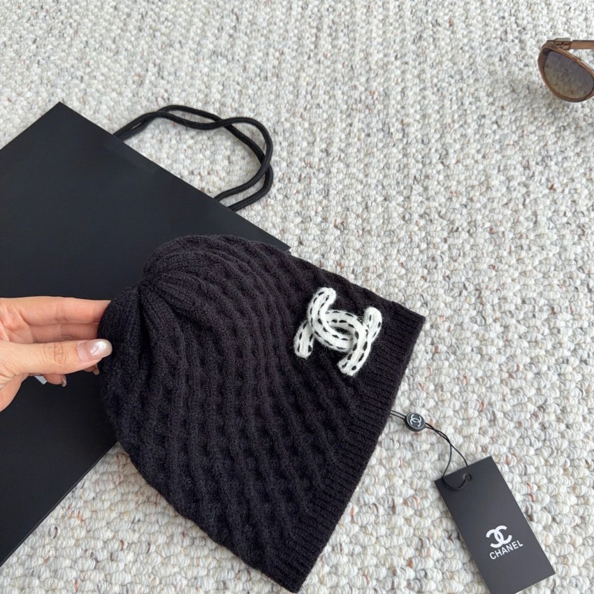 シャネル 格安 ニット帽 ブラック ケーブル編み ホワイトココマーク刺繍 立体ロゴデザイン 秋冬防寒 おしゃれ 高評価_7