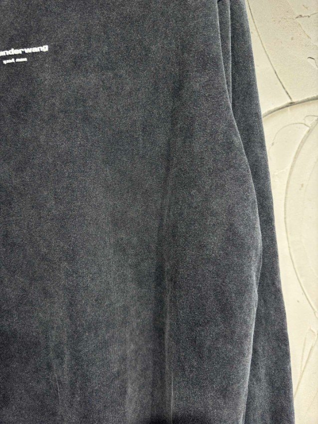 アレキサンダーワン 格安 ロングスリーブTシャツ ウォッシュグレー 胸元ミニロゴ クルーネック リブ袖口 ヴィンテージ加工 高評価_4