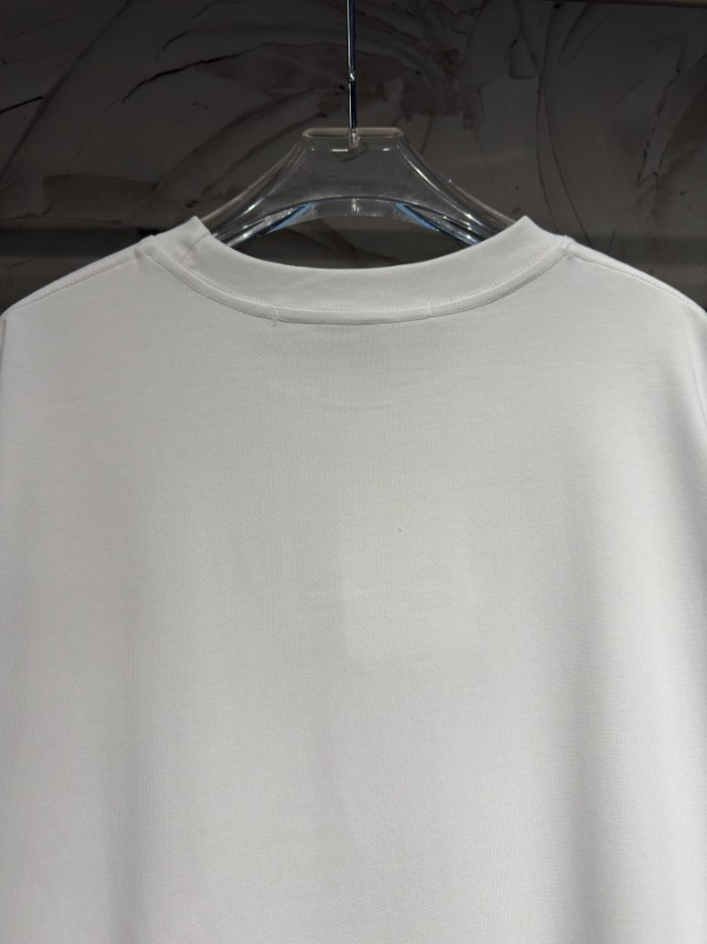 アレキサンダーワン 本物級コピー ロングスリーブTシャツ ホワイト 胸元ミニロゴ クルーネック リブ袖口 シンプルデザイン 口コミ多数_9