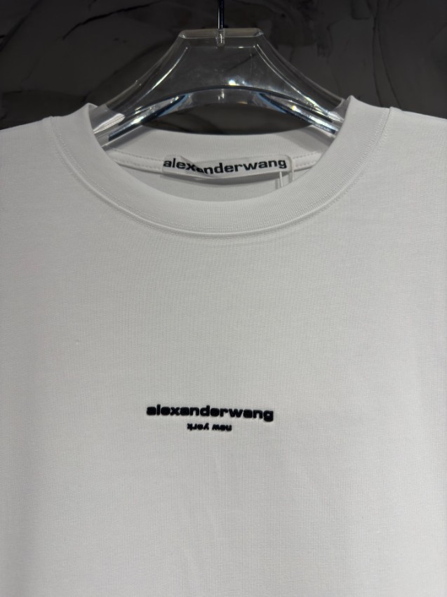 アレキサンダーワン 本物級コピー ロングスリーブTシャツ ホワイト 胸元ミニロゴ クルーネック リブ袖口 シンプルデザイン 口コミ多数_11
