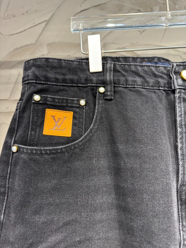 ルイヴィトン 格安 ワイドデニムカーゴパンツ ウォッシュブラック LVロゴパッチ 大型切り替えポケット ストレートシルエット ヴィンテージ加工 確実に届く_9