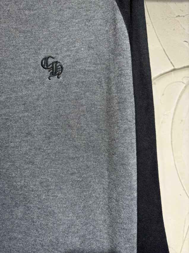 クロムハーツ 本物級コピー ラグラン長袖Tシャツ グレーブラック切り替え 胸元ロゴ刺繍 袖クロス装飾 クルーネック カジュアルスタイル 追跡可能_6