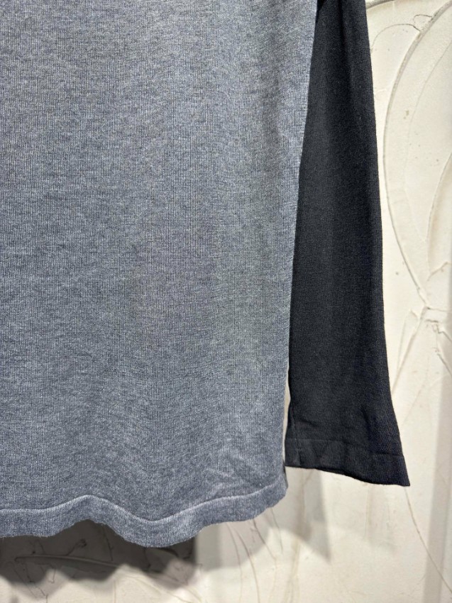 クロムハーツ 本物級コピー ラグラン長袖Tシャツ グレーブラック切り替え 胸元ロゴ刺繍 袖クロス装飾 クルーネック カジュアルスタイル 追跡可能_11