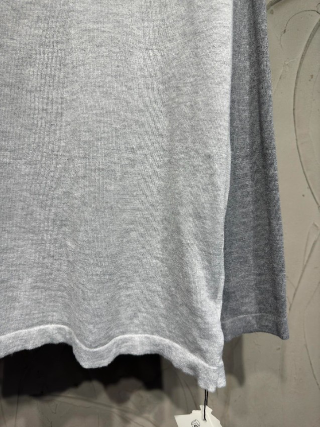 クロムハーツ スーパーコピー ラグラン長袖Tシャツ ライトグレー チャコールグレー袖切り替え 胸元ロゴ刺繍 クロス装飾 クルーネック 梱包丁寧_7